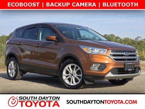 Used 2017 Ford Escape SE image 1