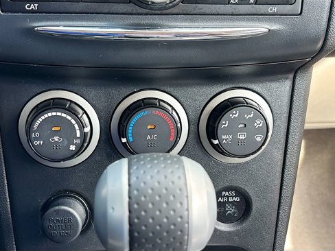 Used 2013 Nissan Rogue S image 14