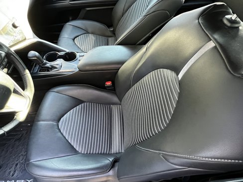 Used 2018 Toyota Camry SE image 16