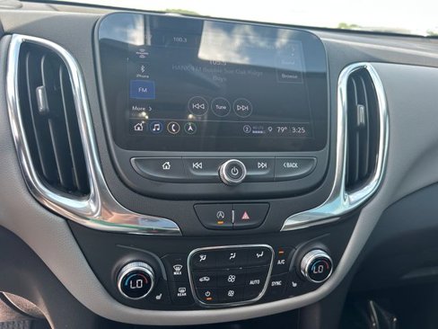 Used 2023 Chevrolet Equinox LT image 24