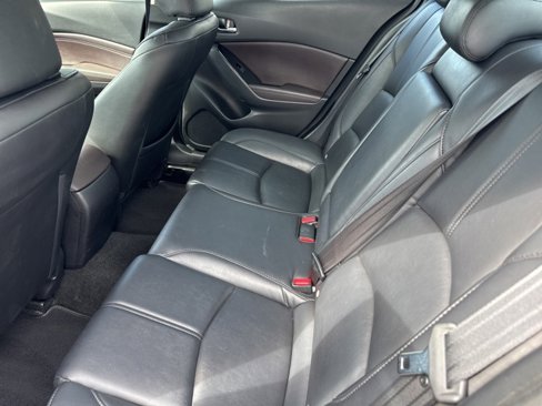 Used 2018 MAZDA MAZDA3 Touring image 10