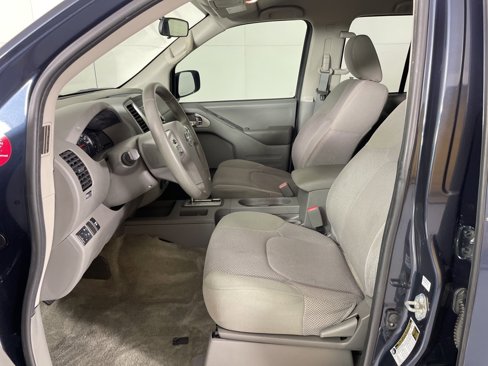 Used 2017 Nissan Frontier SV image 16