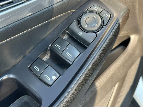 Used 2021 Chevrolet Traverse LS image 17