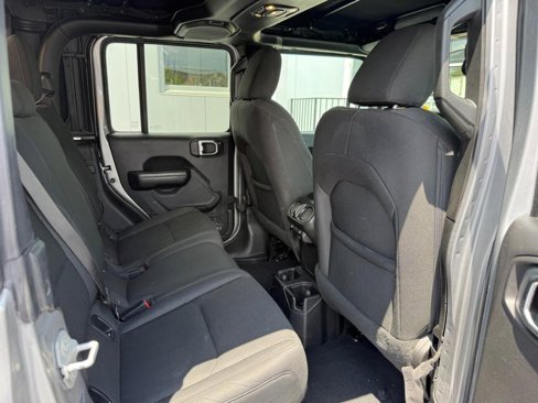 Used 2020 Jeep Gladiator Sport w/ Quick Order Package 24S image 11