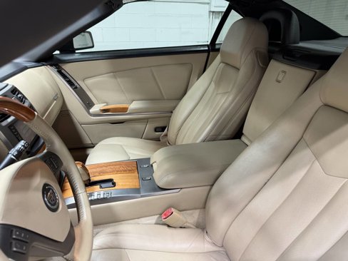 Used 2007 Cadillac XLR image 19