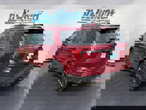 Used 2017 Ford Explorer XLT w/ Equipment Group 202A image 3