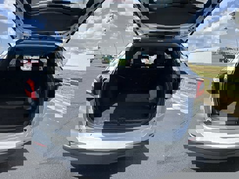 Used 2021 Chevrolet Equinox LS image 23