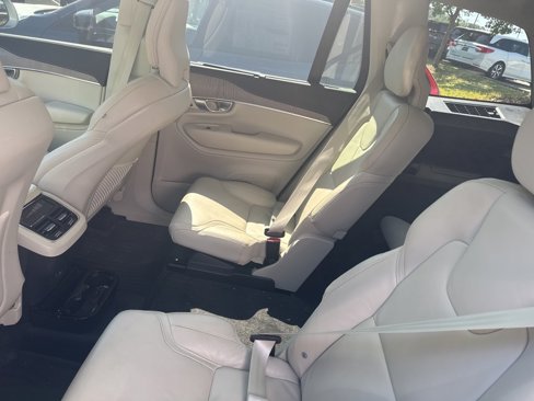 Certified 2024 Volvo XC90 B6 Ultimate w/ Protection Package Premier image 5
