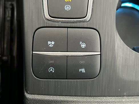 Used 2020 Ford Escape Titanium image 30