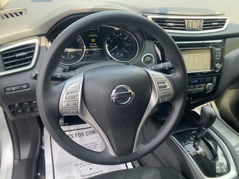 Used 2016 Nissan Rogue SV w/ SV Premium Package image 18