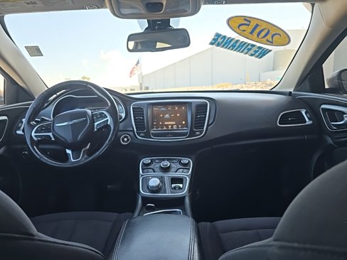 Used 2015 Chrysler 200 Limited w/ Convenience Group image 21