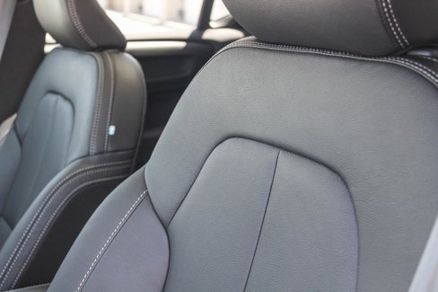 Used 2024 Volvo XC40 B5 Plus w/ Climate Package image 25