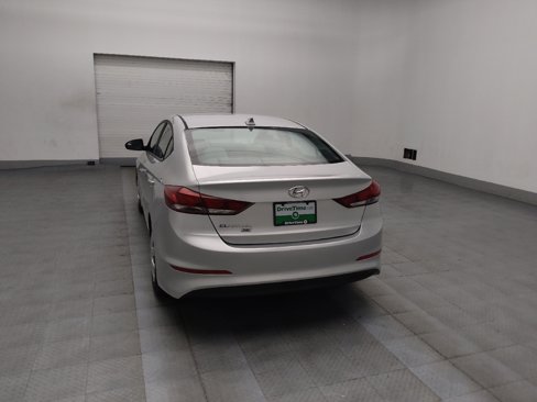 Used 2017 Hyundai Elantra SE image 6