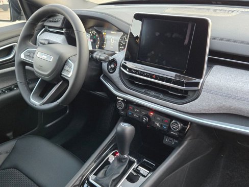 New 2025 Jeep Compass Sport image 8