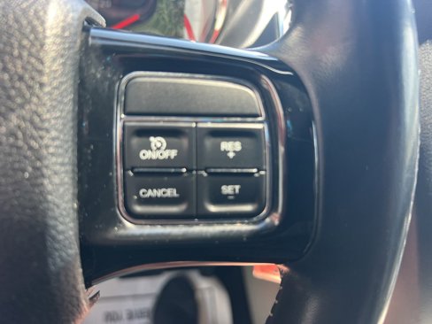 Used 2020 Dodge Grand Caravan SXT image 30
