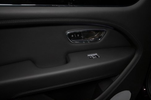Used 2022 Bentley Bentayga image 42