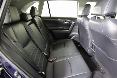 Used 2020 Toyota RAV4 XLE Premium image 14