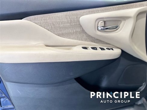 Used 2023 Nissan Murano SV image 12
