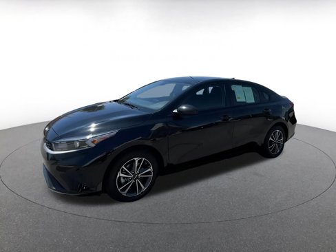 Used 2024 Kia Forte LXS image 8