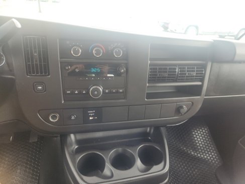Used 2011 GMC Savana 2500 image 12