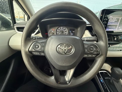 Used 2021 Toyota Corolla L image 12
