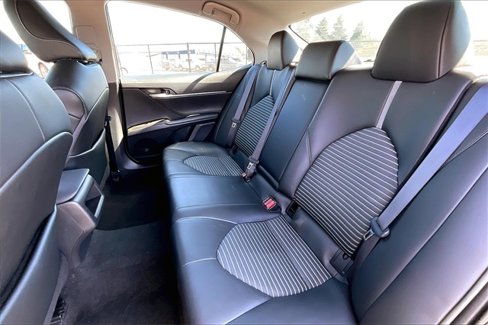 Used 2021 Toyota Camry SE image 25