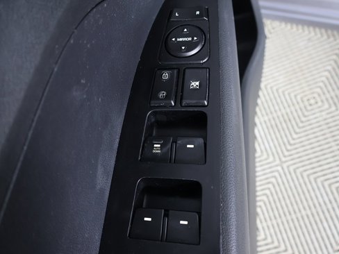 Used 2020 Hyundai Elantra SE w/ Cargo Package (C1) image 26