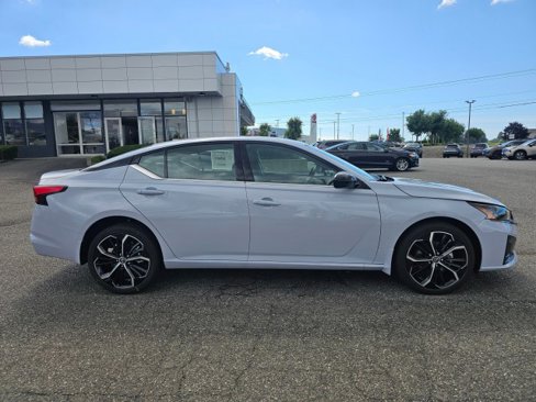 New 2025 Nissan Altima 2.5 SR w/ SR Premium Package image 2
