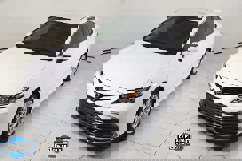 Used 2022 Toyota Camry LE image 19