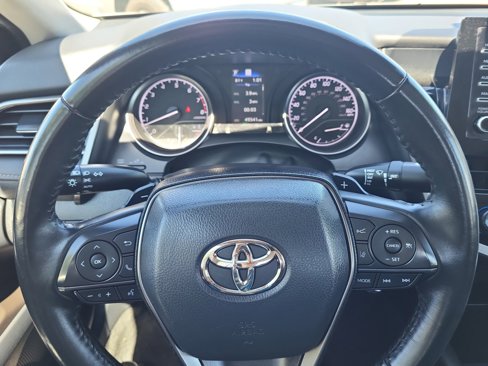 Used 2024 Toyota Camry SE image 10