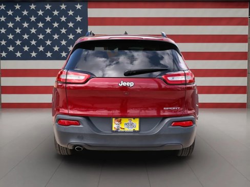 Used 2016 Jeep Cherokee Sport image 5