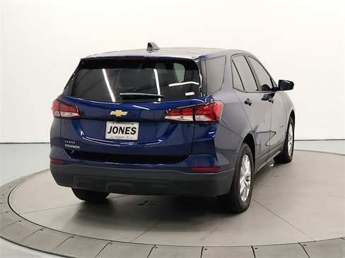 Used 2023 Chevrolet Equinox LS w/ LS Convenience Package image 7