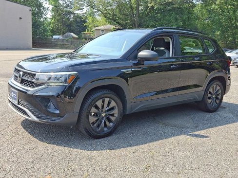 Certified 2022 Volkswagen Taos S image 5