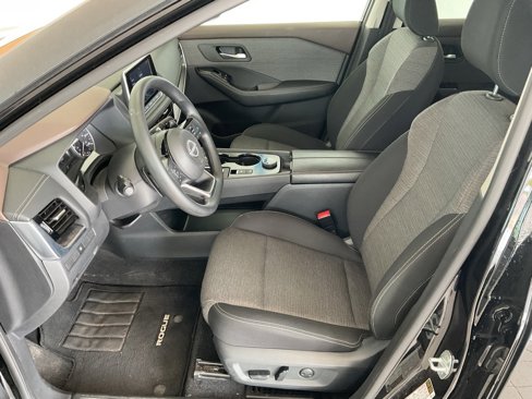 Used 2022 Nissan Rogue SV image 10