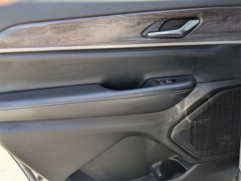 Used 2023 Jeep Grand Cherokee L Limited image 27