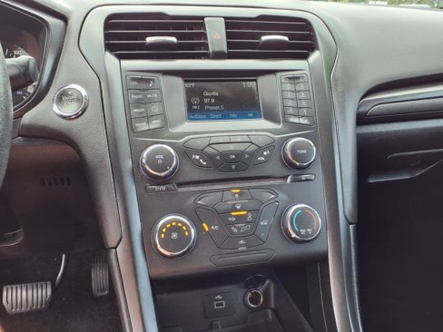 Used 2018 Ford Fusion S w/ Equipment Group 101A image 7