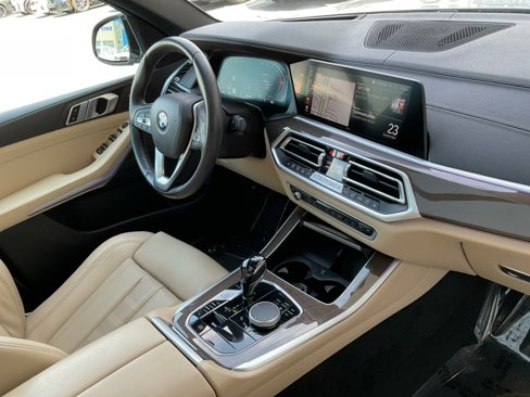 Used 2022 BMW X5 xDrive40i w/ Premium Package image 32