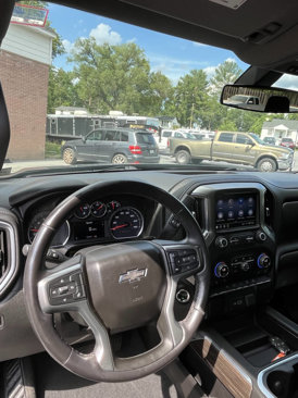 Used 2021 Chevrolet Silverado 1500 LT Trail Boss image 9