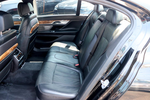 Used 2018 BMW 740i xDrive image 12