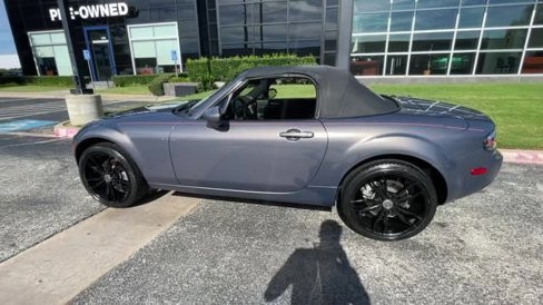 Used 2008 MAZDA MX-5 Miata Touring image 24