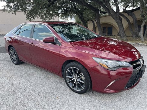 Used 2015 Toyota Camry XLE image 5