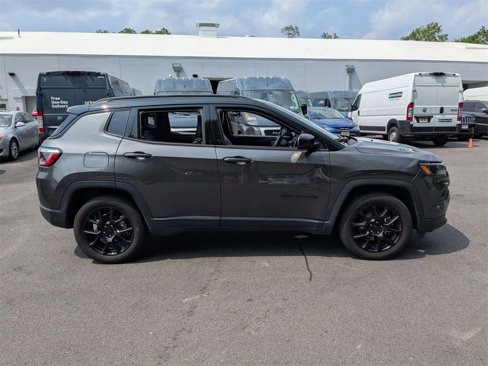 Certified 2022 Jeep Compass Altitude w/ Convenience Group image 2