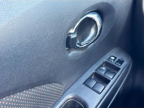 Used 2015 Nissan Versa Note SR image 17