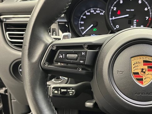 Certified 2024 Porsche Macan image 13