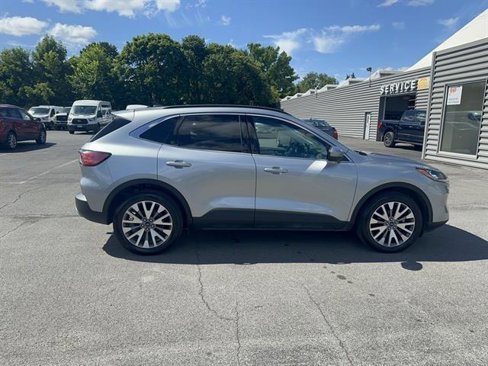 Certified 2022 Ford Escape Titanium image 23