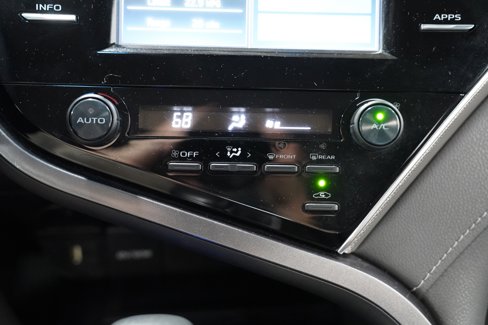 Used 2018 Toyota Camry SE image 29