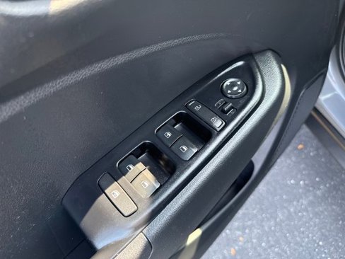 Certified 2023 Hyundai Venue SE image 10
