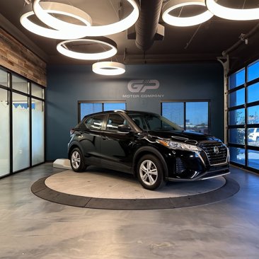 Used 2021 Nissan Kicks S image 1