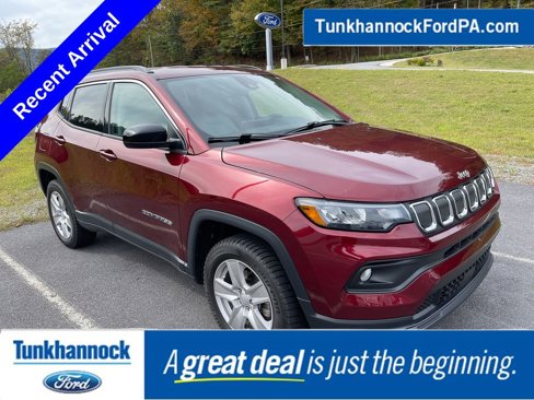 Used 2022 Jeep Compass Latitude image 1