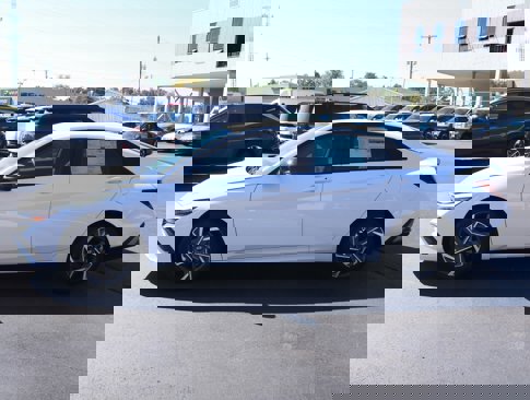 New 2025 Hyundai Elantra Sport image 7